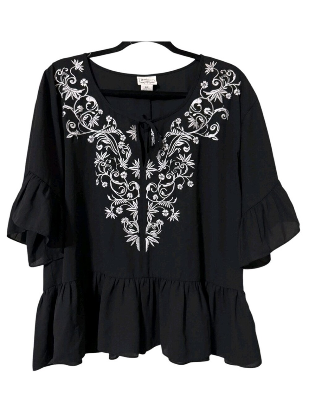 Ariat Black White Floral Embroidered Peasant Blouse Flowy Bohemian Dark Romantic